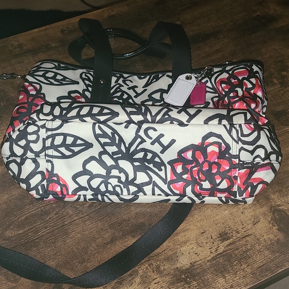 Coach purse - Picture 4 of 4